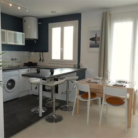 Appartement Moderne 2 Ch. - Proche - Box Wifi - Confort - Fr-1-323-280